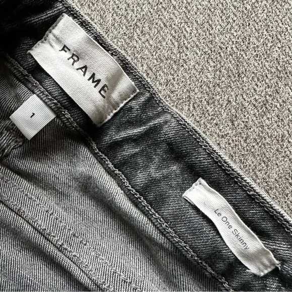 FRAME DENIM Distressed Le One Skinny Jeans Size 25 - Picture 4 of 6